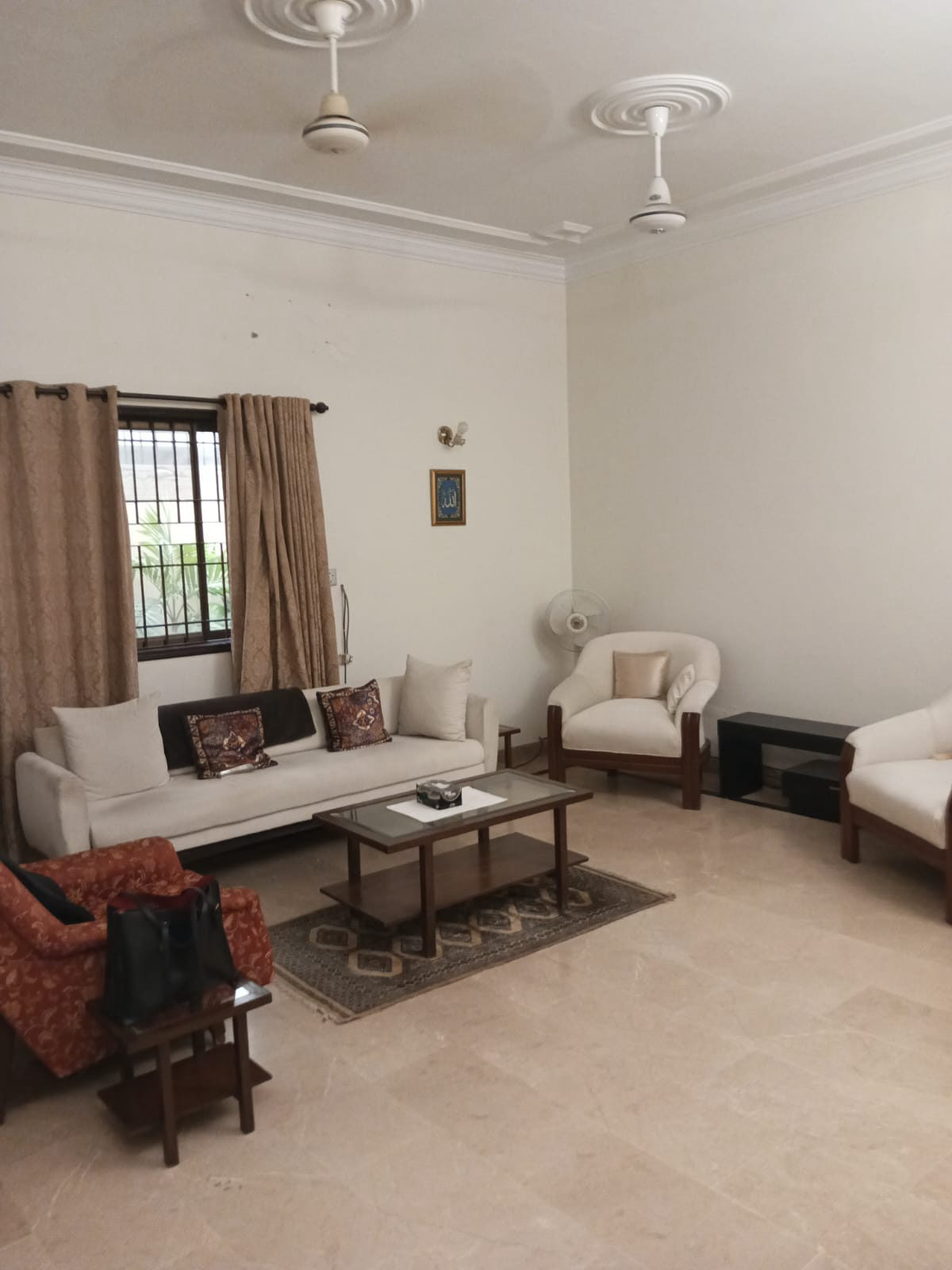 500 Yards Well Maintained 5 Bedroom Bungalow for Sale in DHA Phase 7